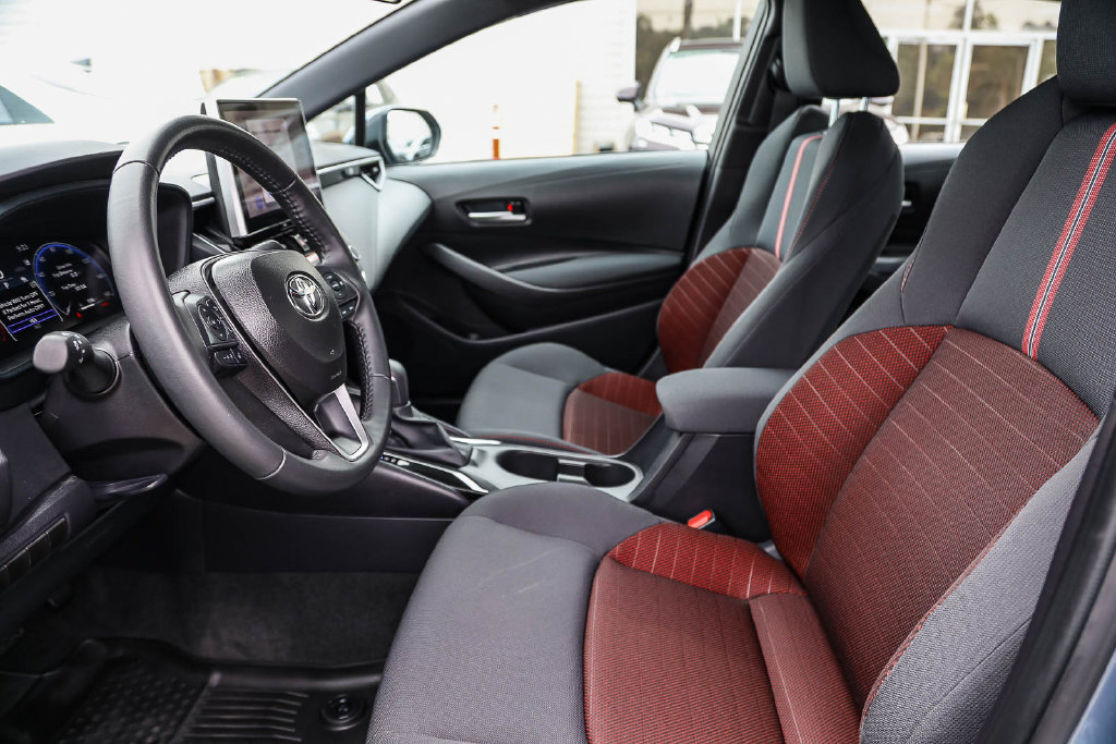 Used 2026 Toyota Corolla SE w/ SE Package FWD image 18
