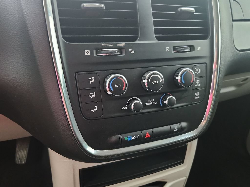 Certified 2019 Dodge Grand Caravan SE FWD image 28