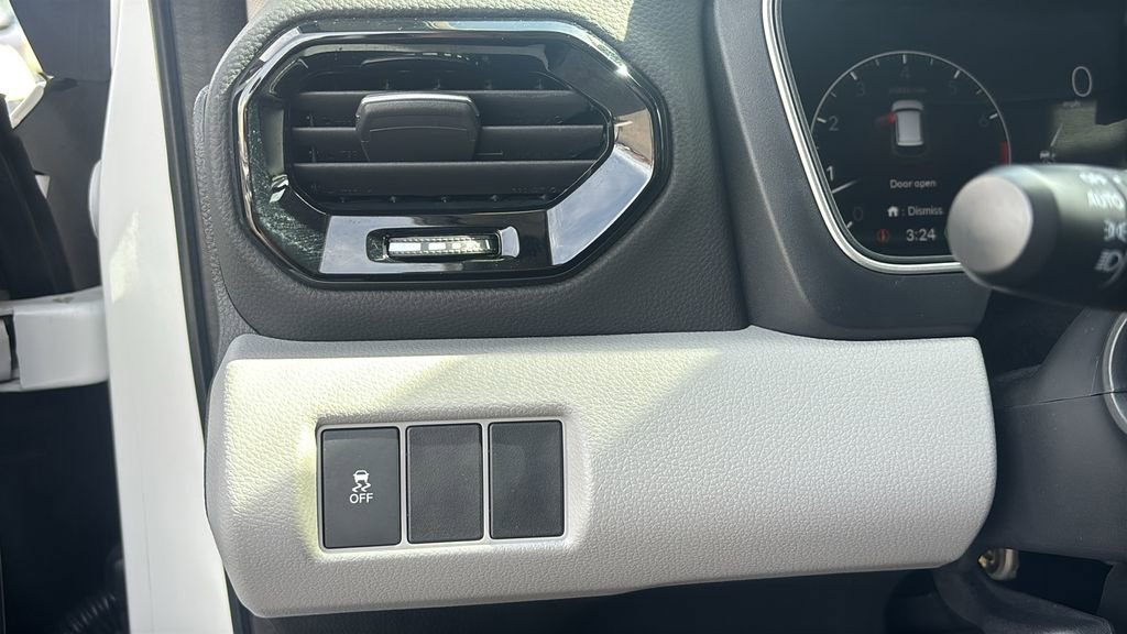 Used 2023 Honda Pilot LX image 15