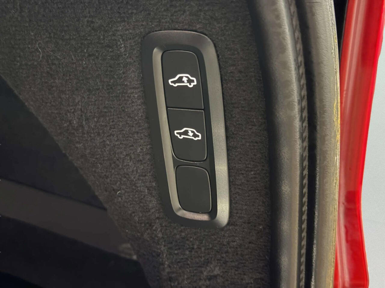 Used 2019 Volvo XC90 T6 R-Design w/ Protection Package Premier image 10