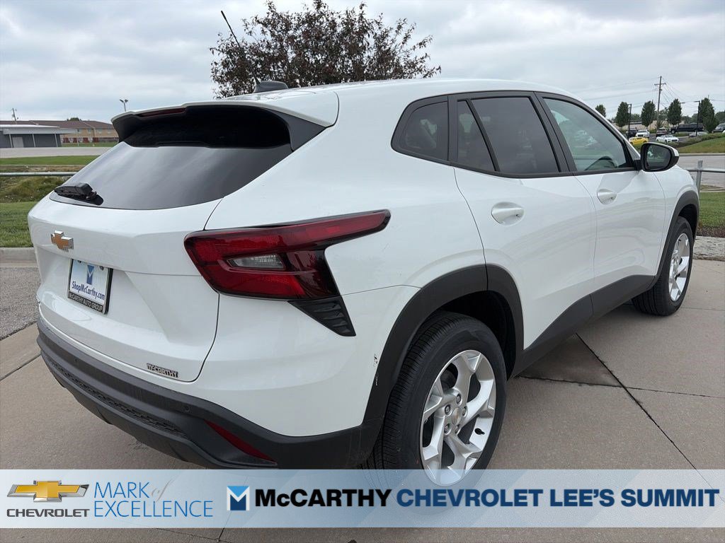 New 2026 Chevrolet Trax LS w/ LS Convenience Package FWD image 22