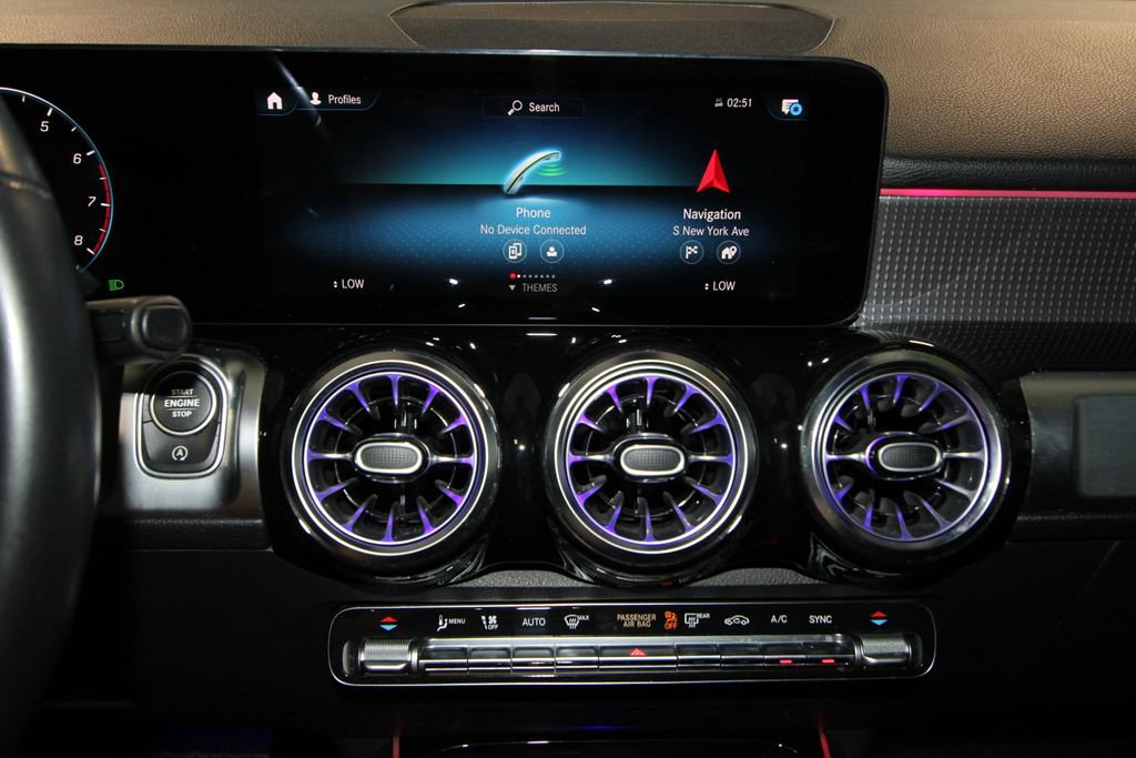 Used 2022 Mercedes-Benz GLB 250 4MATIC image 16