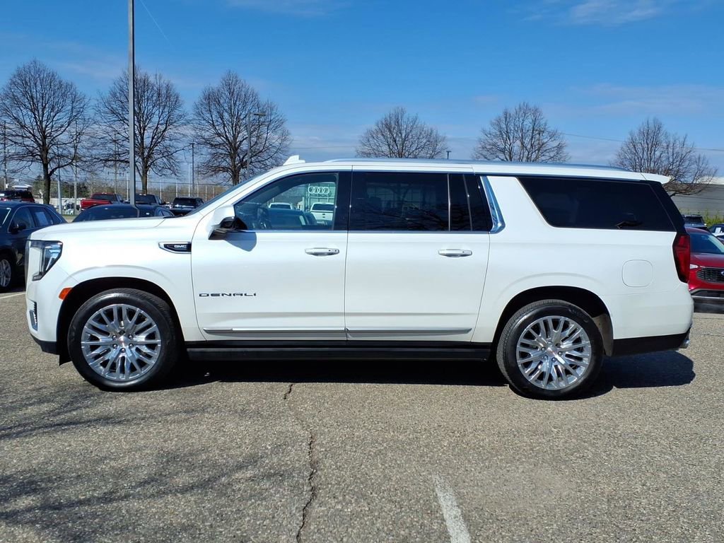 Used 2021 GMC Yukon XL Denali w/ Denali Ultimate Package image 2