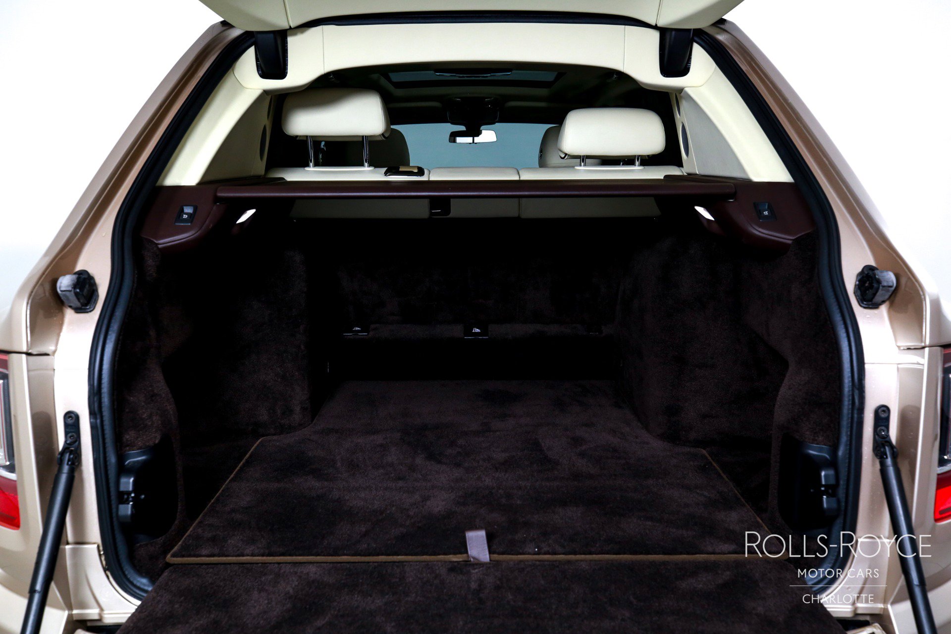 Used 2019 Rolls-Royce Cullinan image 23