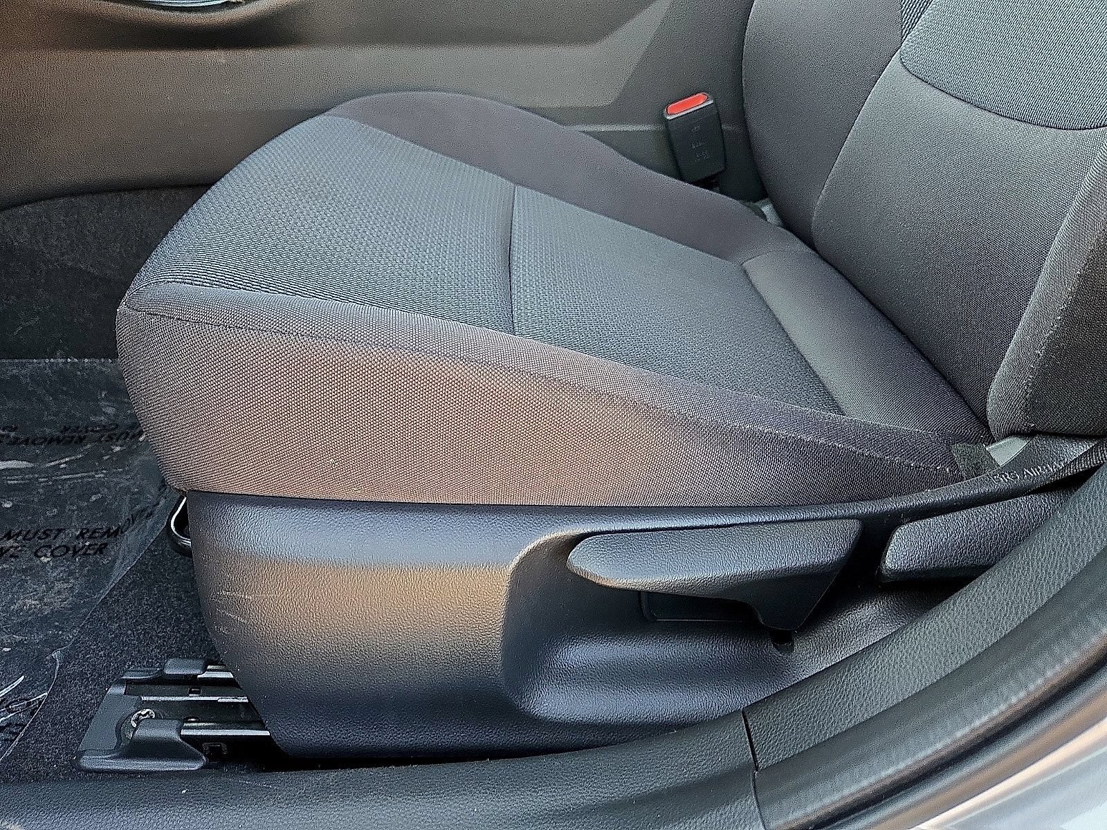 Used 2025 Toyota Prius LE FWD image 21