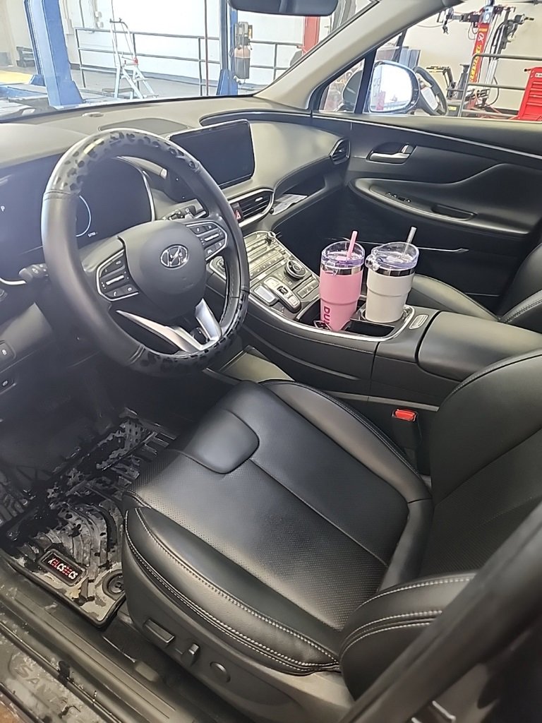 Used 2023 Hyundai Santa Fe SEL w/ Premium Package image 4