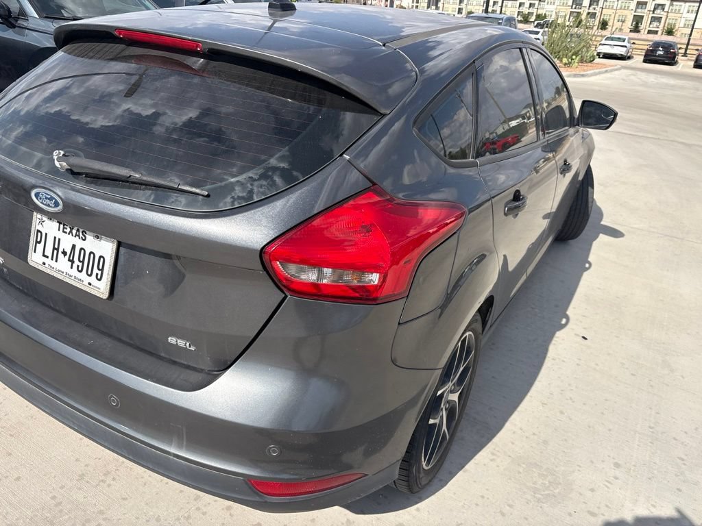 Used 2018 Ford Focus SEL w/ Cold Weather Package FWD image 8