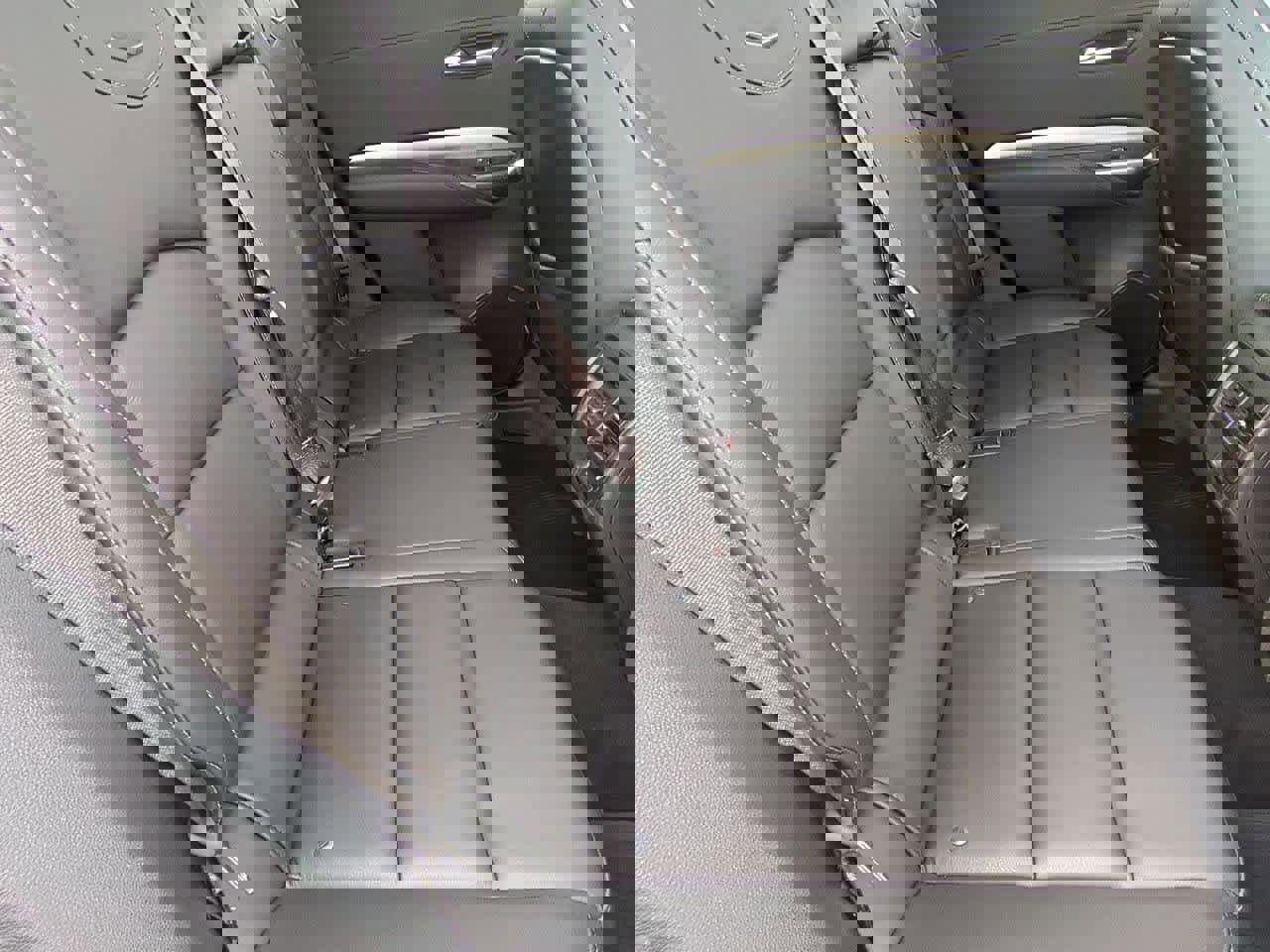 Used 2021 Cadillac XT4 Premium Luxury w/ Cold Weather Package image 21