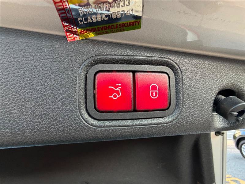 Used 2019 Mercedes-Benz E 300 4MATIC image 23