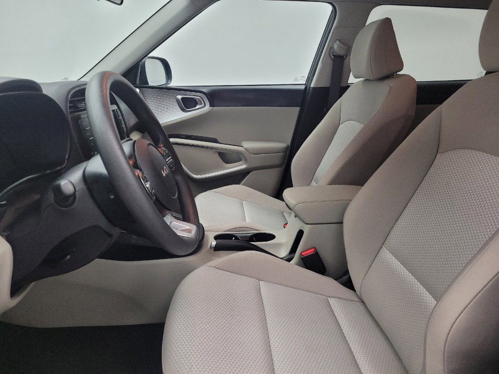 Used 2025 Kia Soul LX w/ LX Technology Package image 17