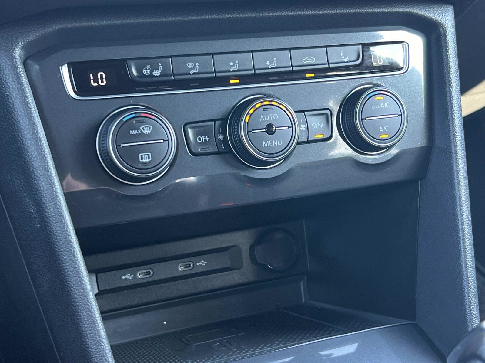 Used 2021 Volkswagen Tiguan SEL Premium R-Line image 16