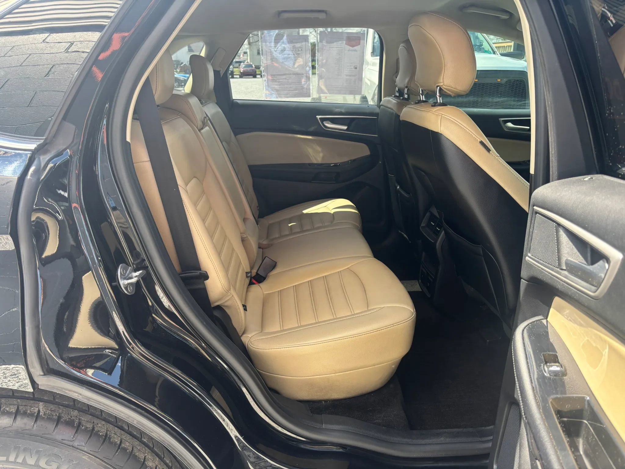 Used 2018 Ford Edge SEL w/ Equipment Group 201A AWD/4WD image 14