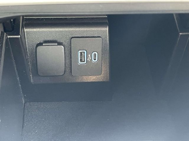 Used 2024 Ford Explorer Limited image 31