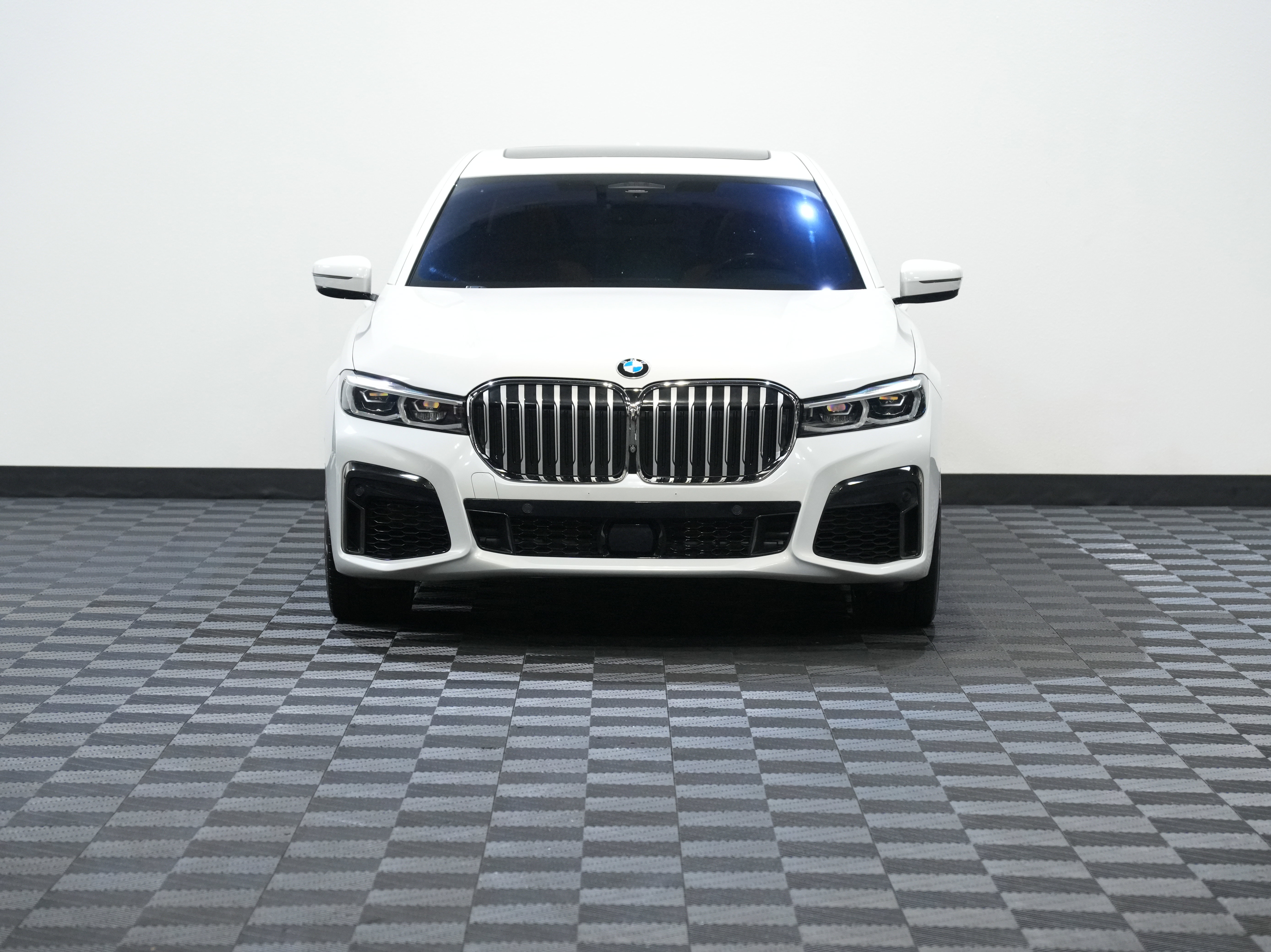 Used 2020 BMW 750i xDrive image 4