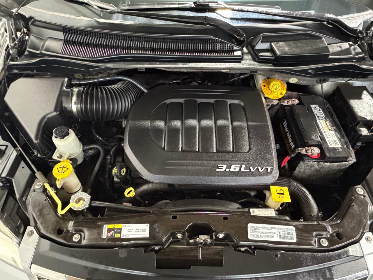 Used 2014 Chrysler Town & Country Touring FWD image 28