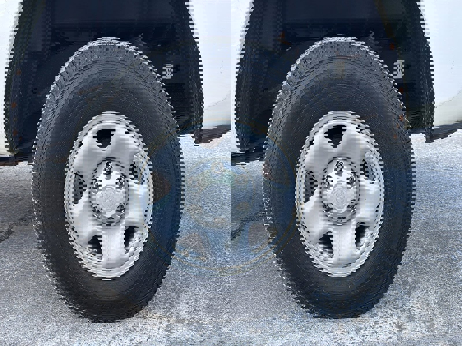 Used 2020 Toyota Tacoma SR image 36