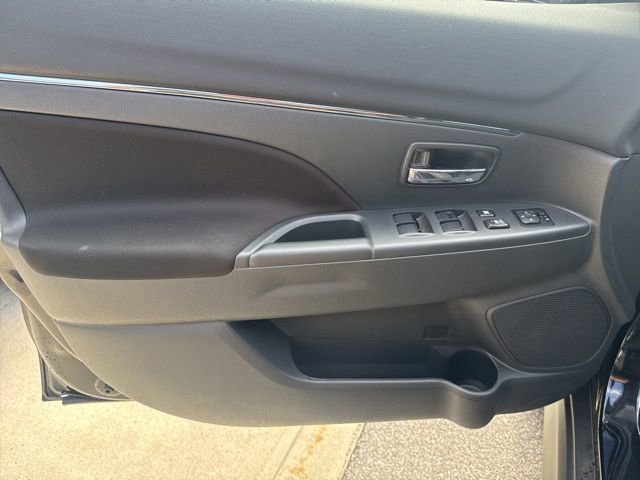 Used 2025 Mitsubishi Outlander Sport LE AWD/4WD image 10
