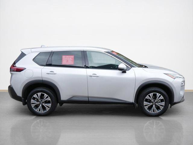Certified 2021 Nissan Rogue SV image 2