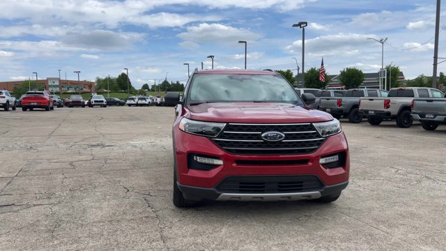 Used 2020 Ford Explorer XLT w/ Equipment Group 202A AWD/4WD image 3