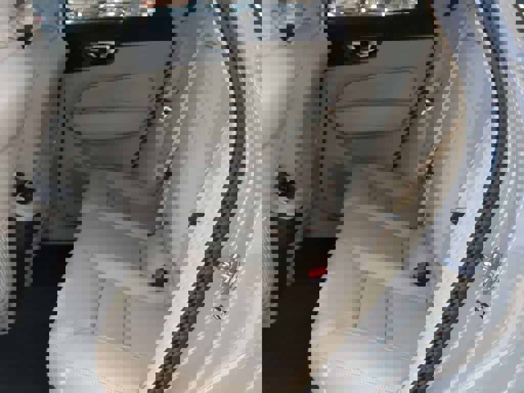 New 2026 Volvo XC60 B5 Ultra w/ Protection Package Premier image 18