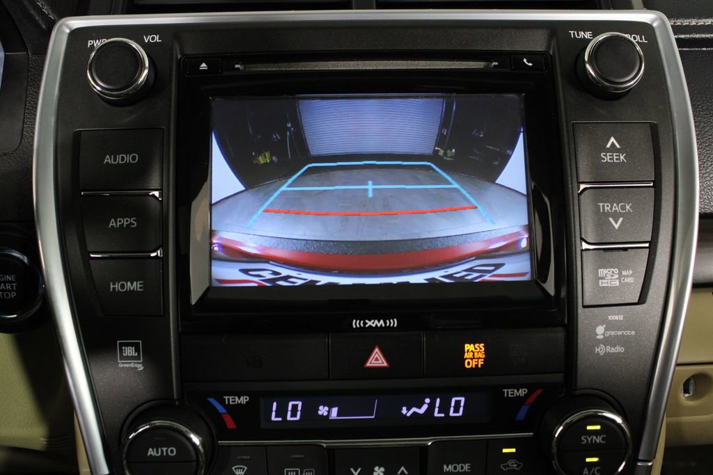 Used 2017 Toyota Camry XLE w/ Moonroof Package image 28