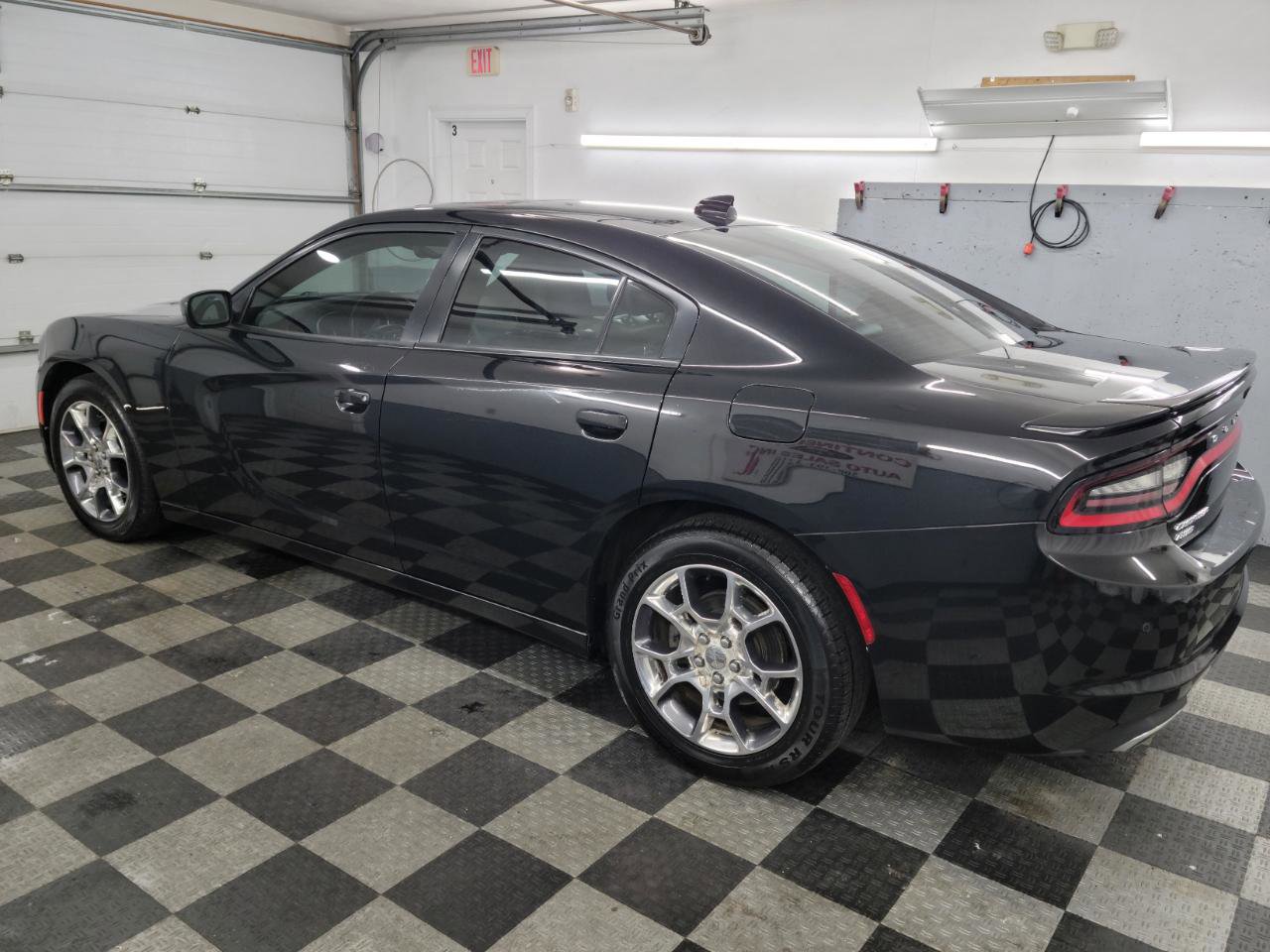 Used 2015 Dodge Charger SXT w/ AWD Premium Group image 3