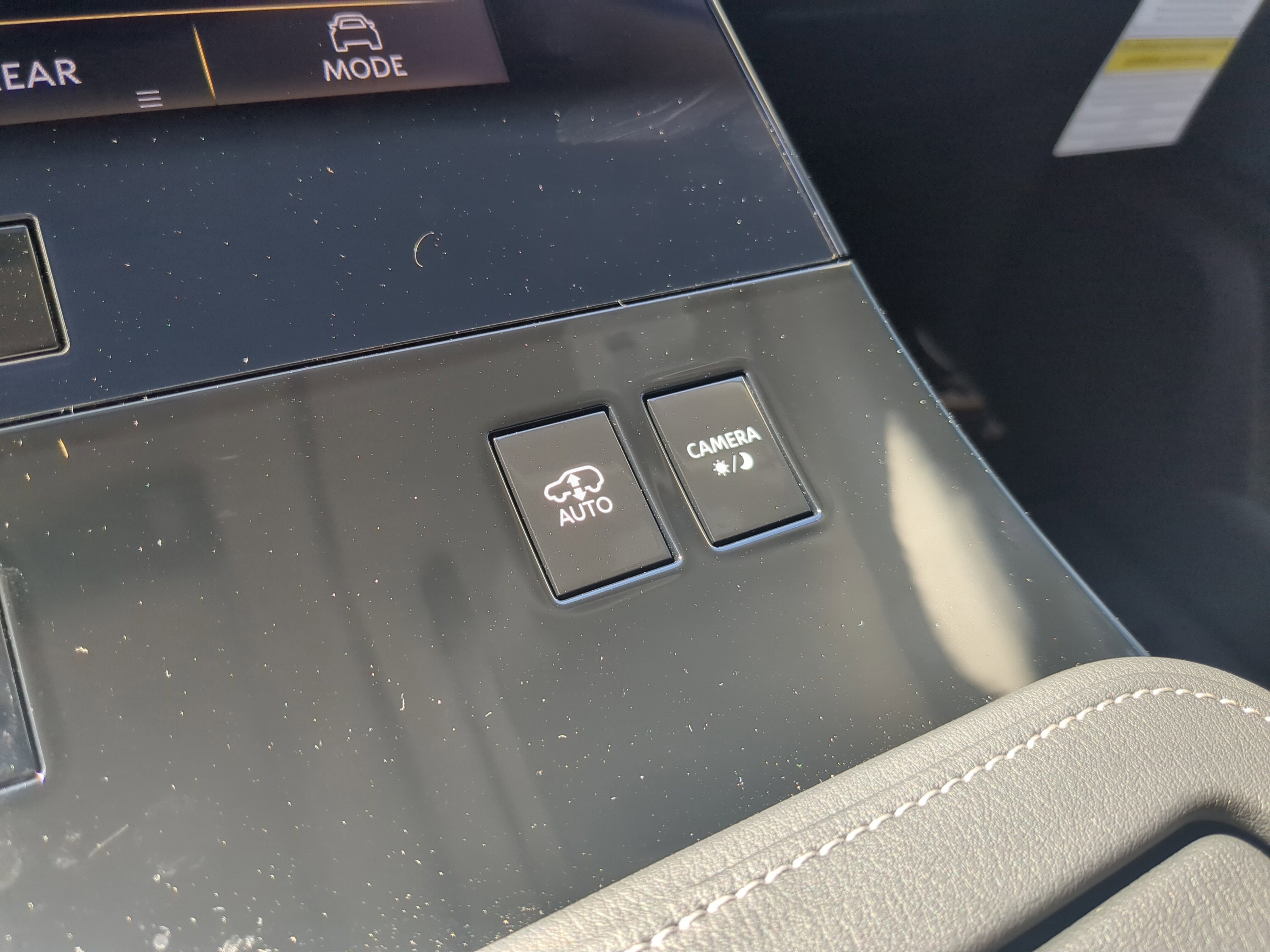 New 2025 INFINITI QX80 Sensory image 34