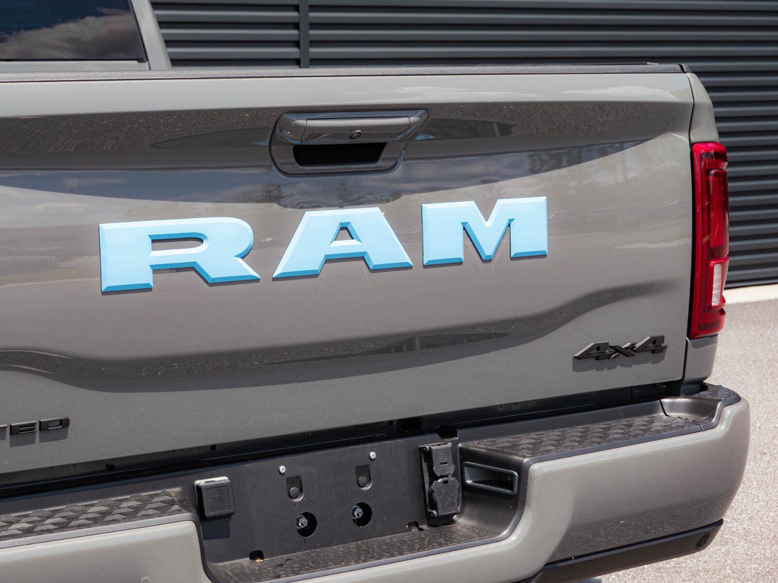 Used 2026 RAM 2500 Limited AWD/4WD image 35