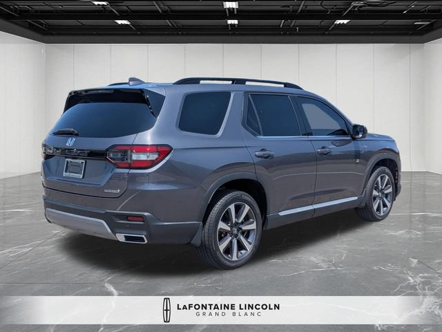 Used 2025 Honda Pilot Touring image 5
