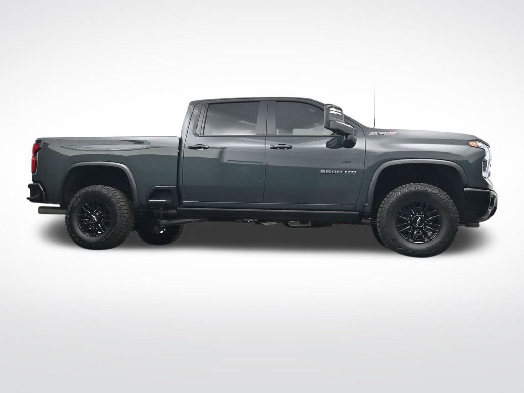 Used 2025 Chevrolet Silverado 2500 ZR2 w/ Technology Package image 32