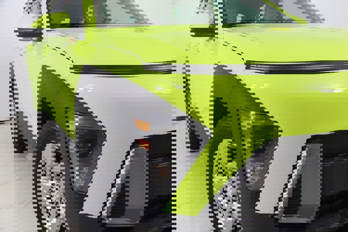 Used 2024 Hyundai Kona SE image 15