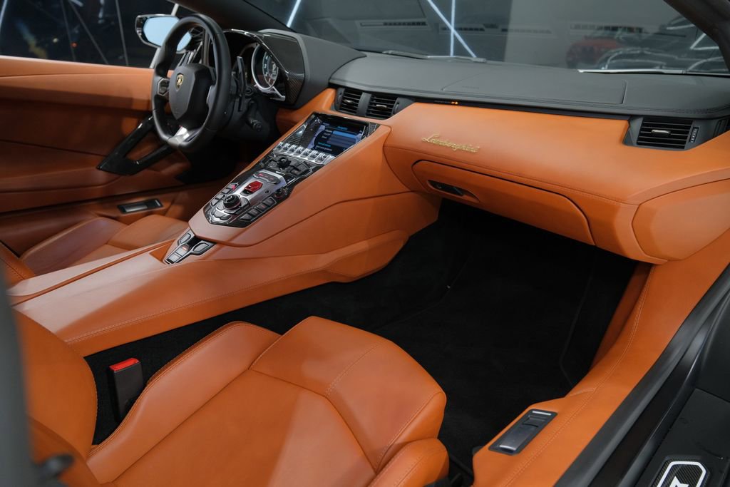 Used 2017 Lamborghini Aventador LP 700-4 image 30
