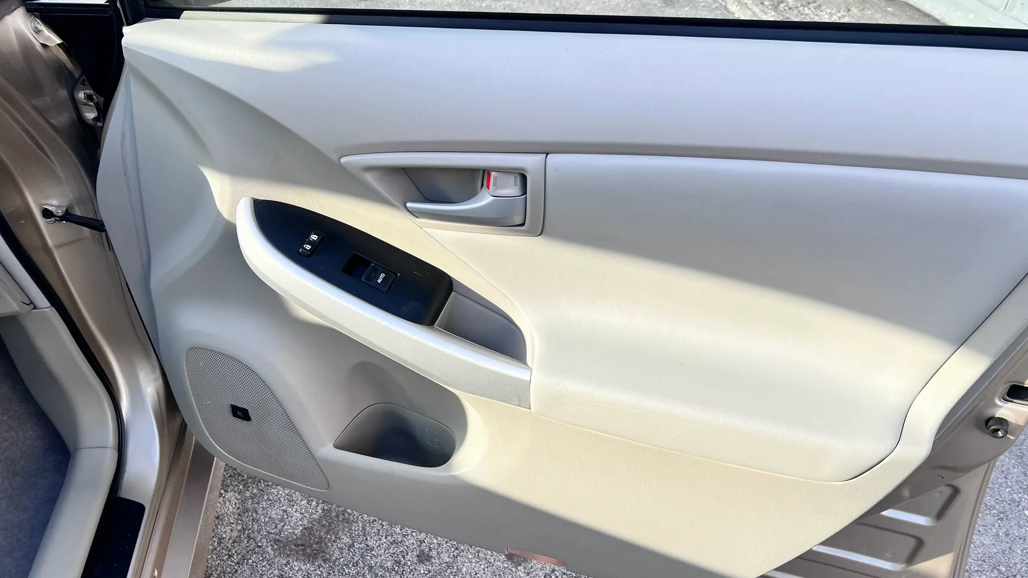 Used 2011 Toyota Prius Five w/ Advanced Technology Pkg image 21