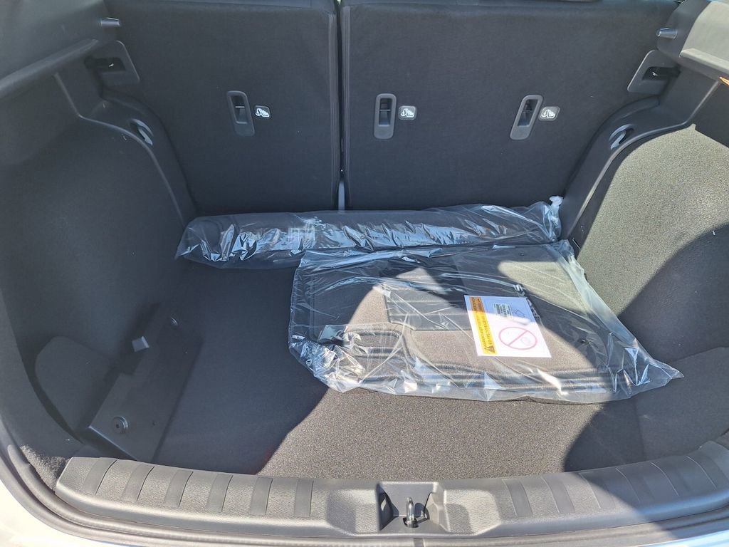 New 2025 Nissan Kicks Play S image 24