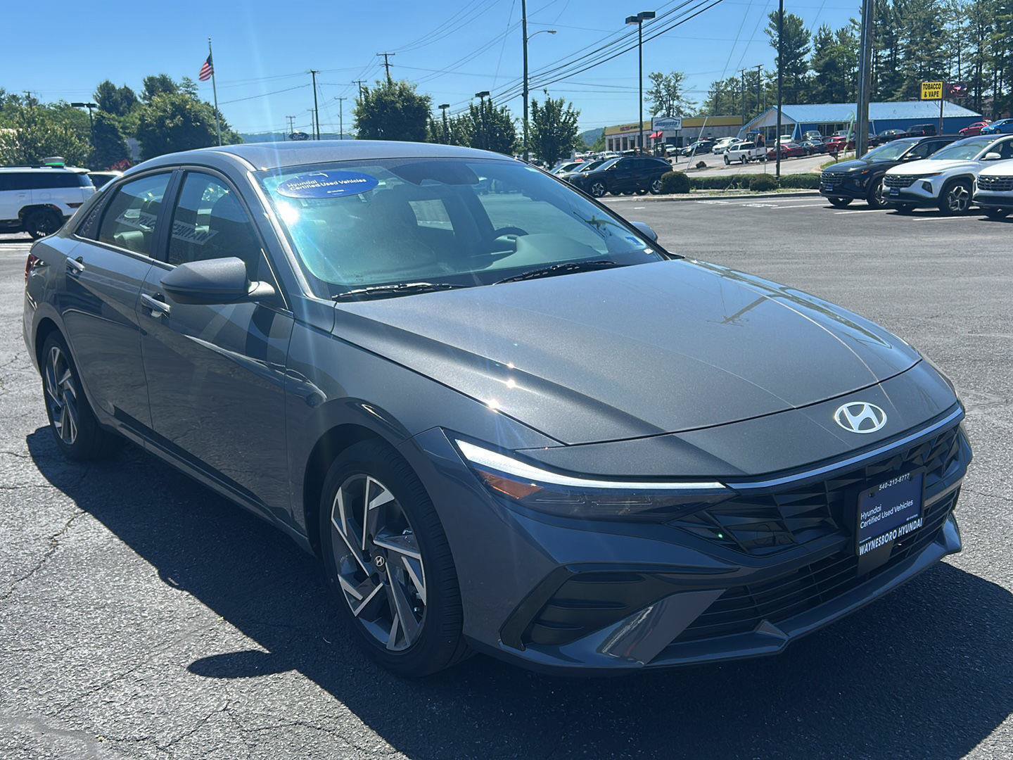 Certified 2025 Hyundai Elantra Limited FWD image 10