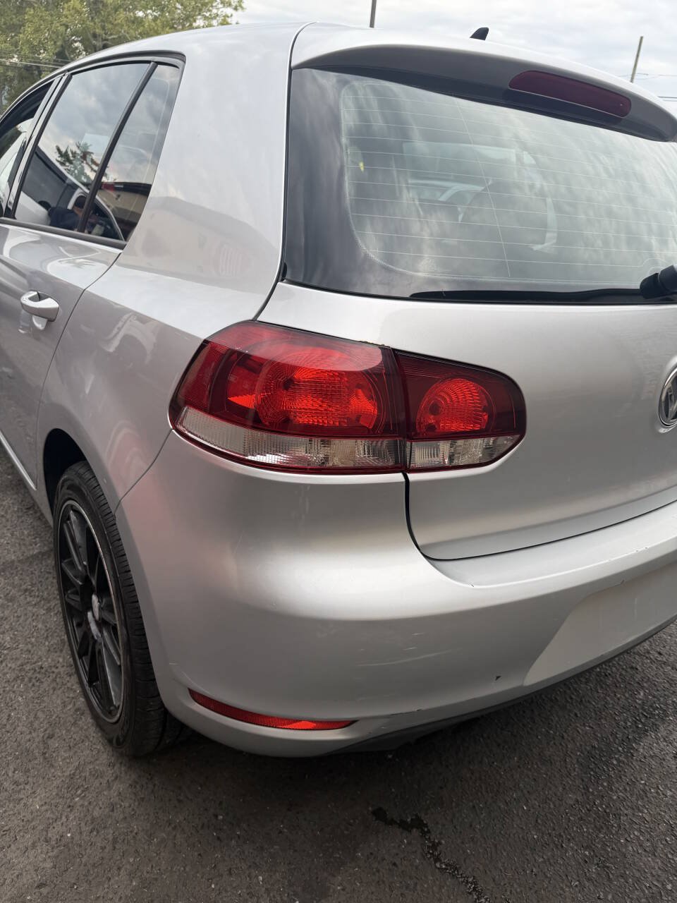Used 2014 Volkswagen Golf 4-Door FWD image 18