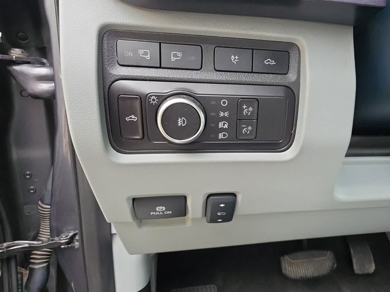 Used 2023 Ford F250 Limited w/ FX4 Off-Road Package AWD/4WD image 25
