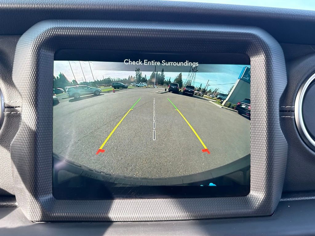 Used 2022 Jeep Wrangler Unlimited Sahara w/ Cold Weather Group image 29