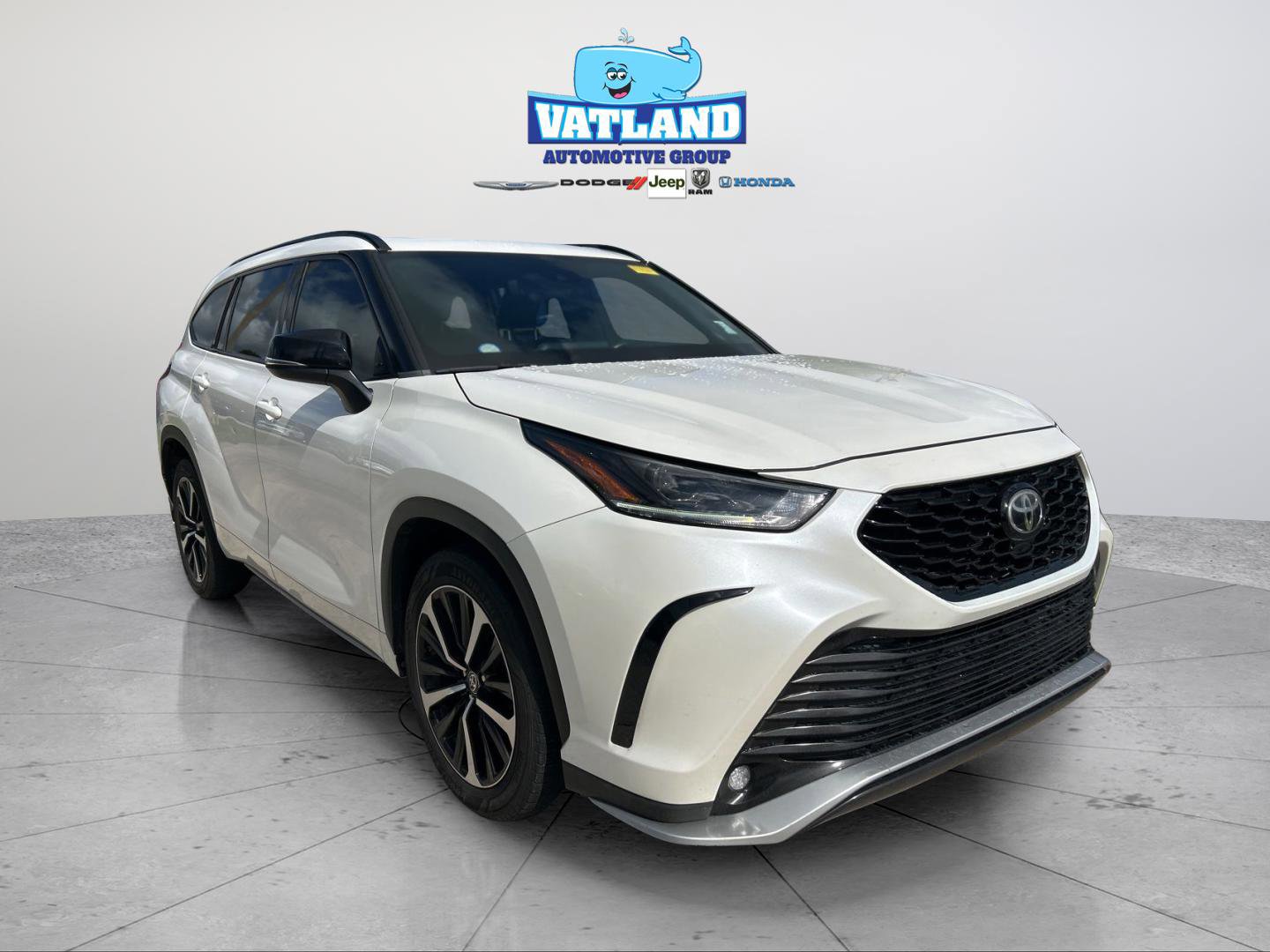 Used 2021 Toyota Highlander XSE FWD image 22