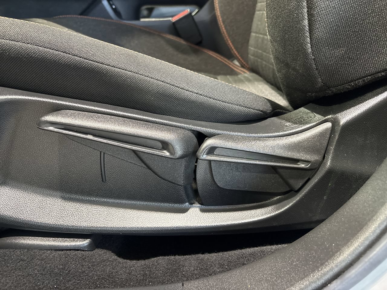 Used 2024 Honda HR-V Sport image 12