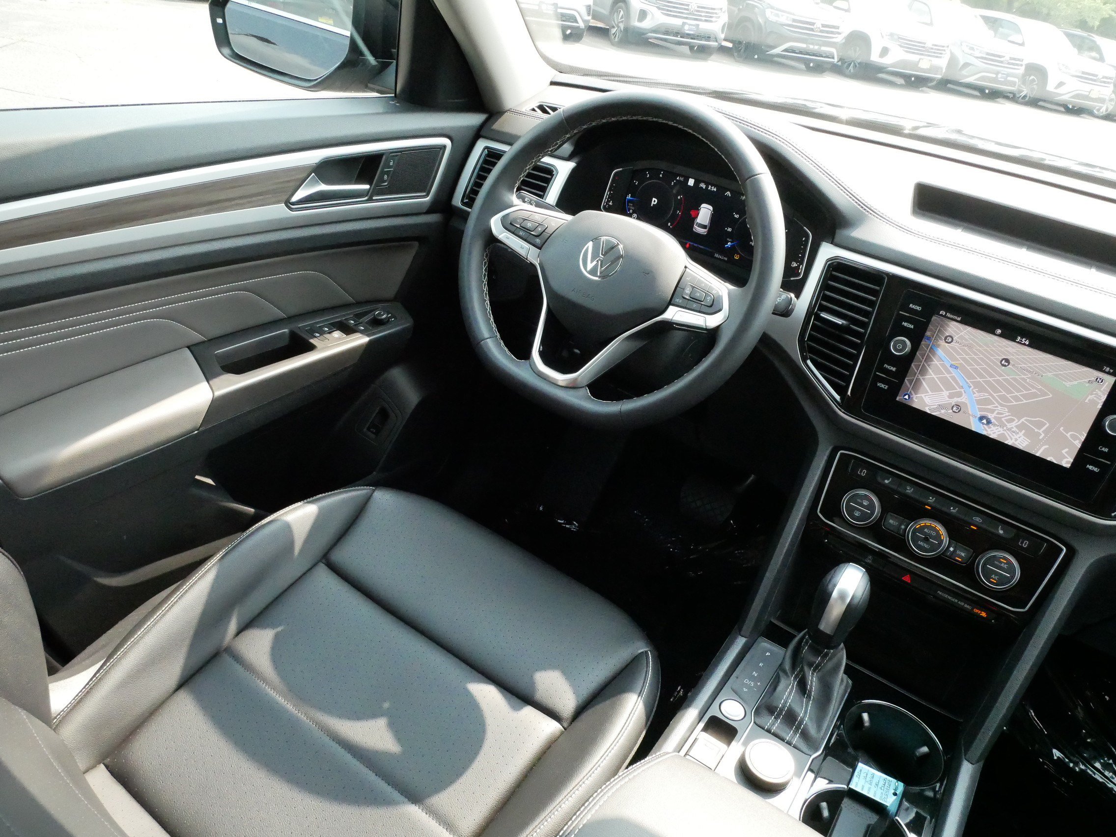 Certified 2023 Volkswagen Atlas SEL AWD/4WD image 9