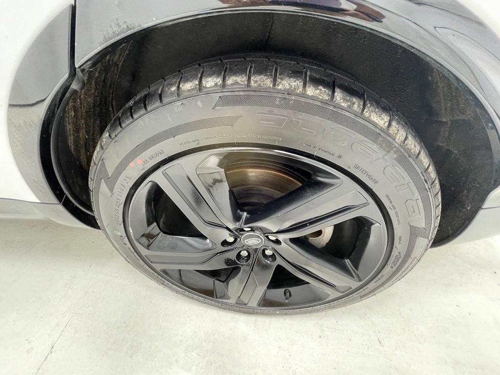 Used 2022 Land Rover Discovery HSE R-Dynamic AWD/4WD image 9