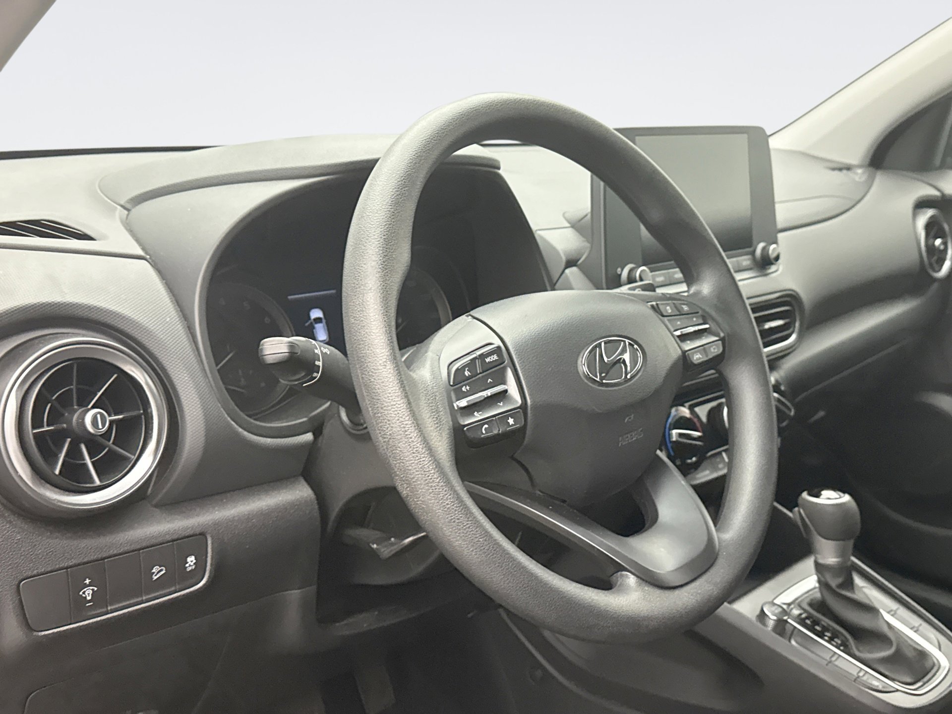 Used 2023 Hyundai Kona SEL AWD/4WD image 7