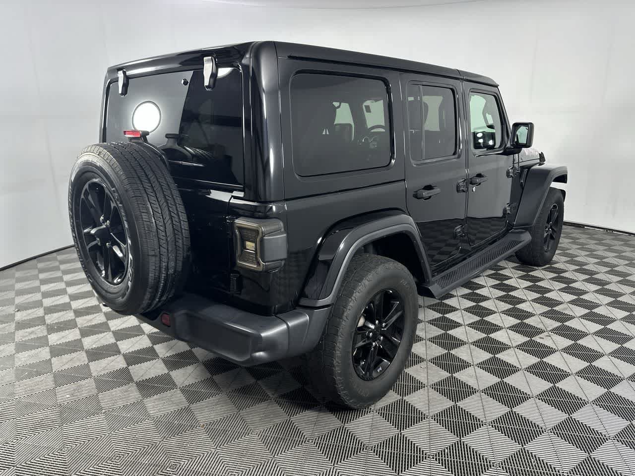 Used 2020 Jeep Wrangler Unlimited Sahara AWD/4WD image 16