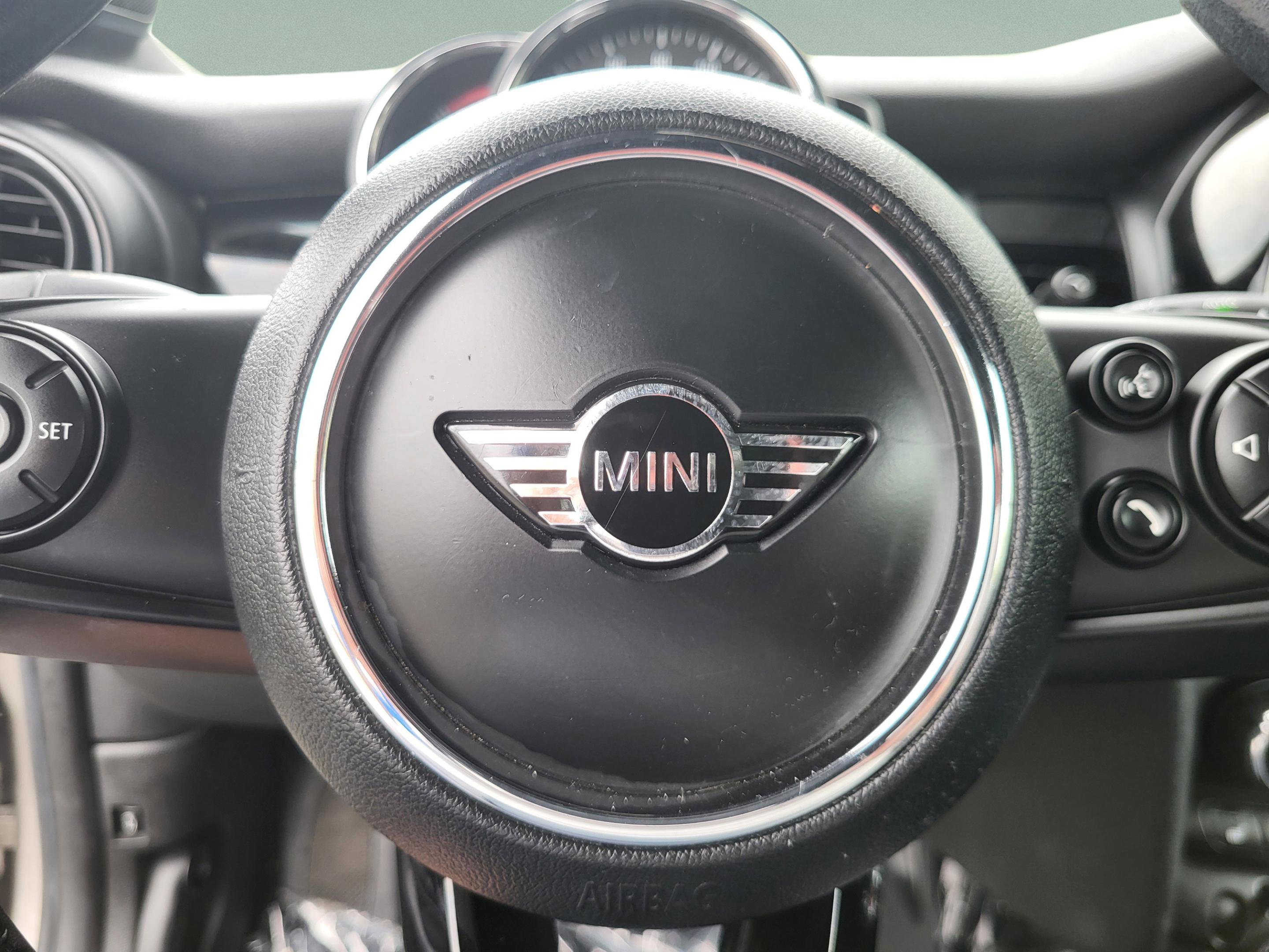 Used 2019 MINI Cooper Convertible w/ Premium Package image 53
