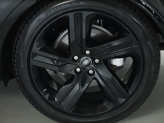 Used 2025 Land Rover Discovery Dynamic SE AWD/4WD image 39