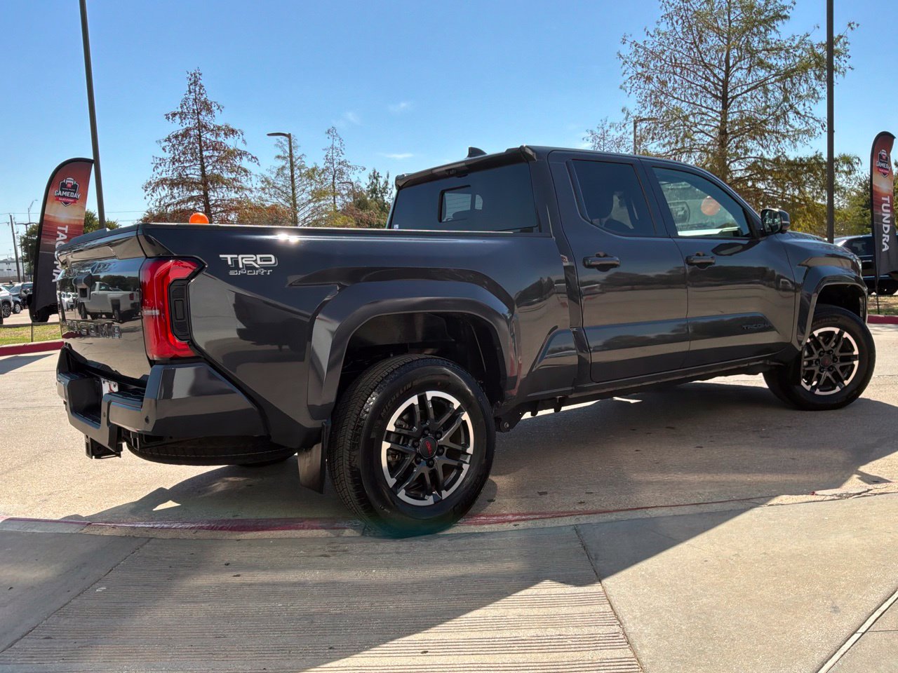 Used 2024 Toyota Tacoma TRD Sport w/ TRD Sport Premium Package AWD/4WD image 6