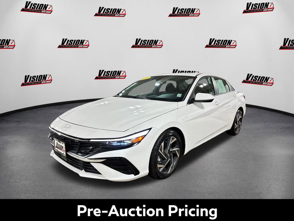 Used 2024 Hyundai Elantra SEL w/ Convenience Package