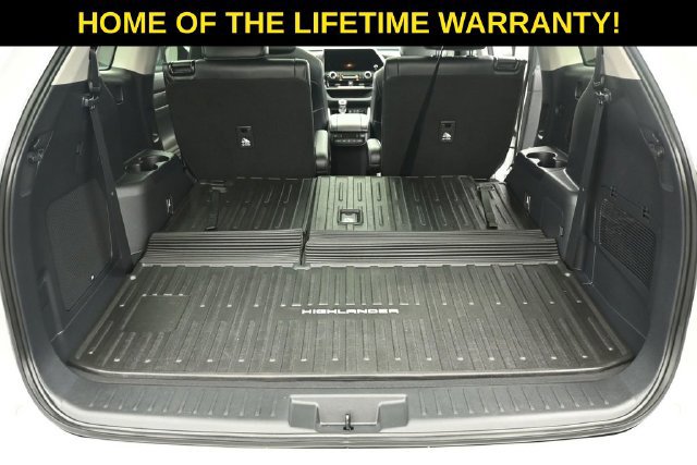 Used 2025 Toyota Highlander Platinum AWD/4WD image 37