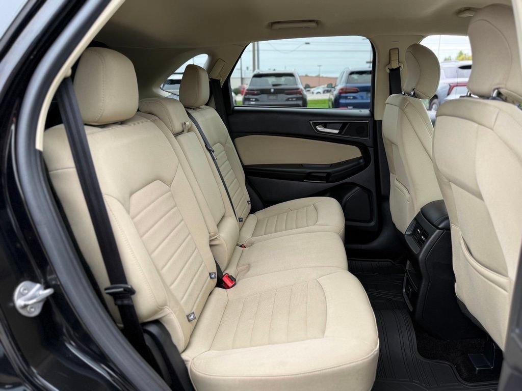 Used 2016 Ford Edge SE AWD/4WD image 16